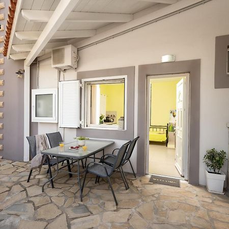 Milos Apartment Каламакі Екстер'єр фото