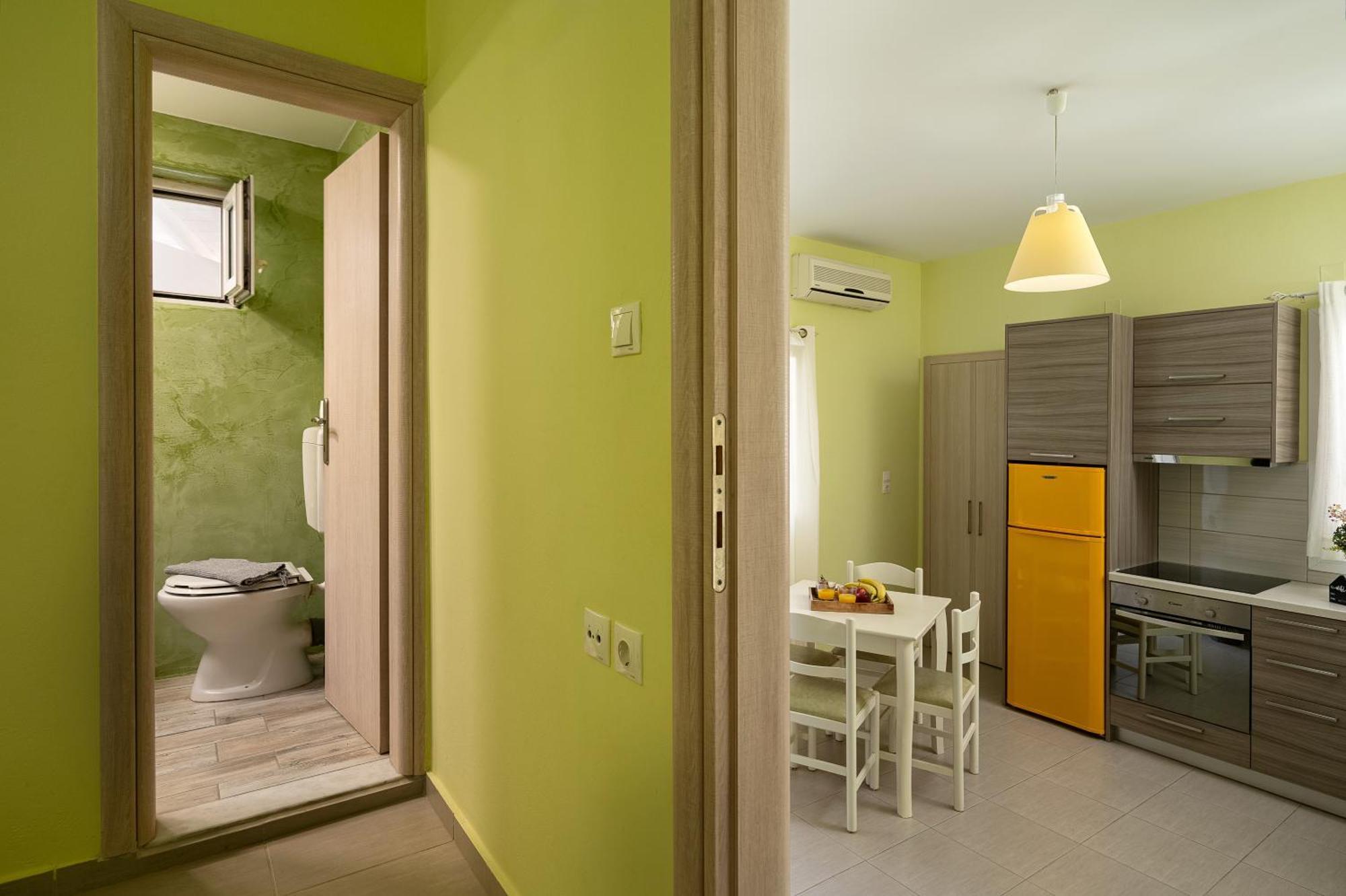 Milos Apartment Каламакі Екстер'єр фото