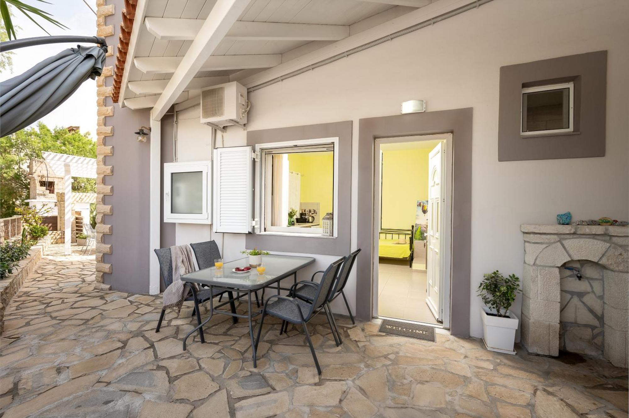 Milos Apartment Каламакі Екстер'єр фото