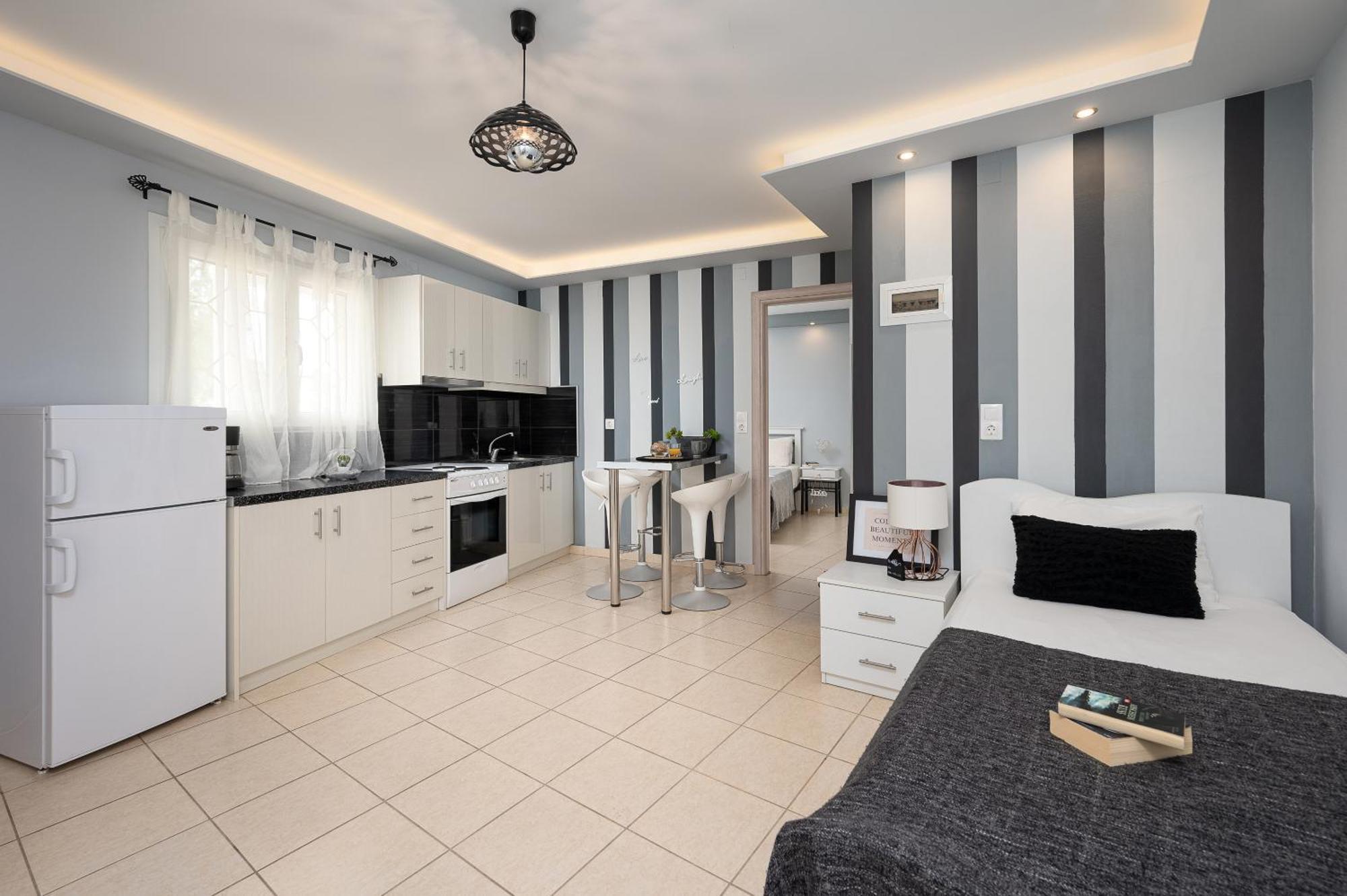 Milos Apartment Каламакі Екстер'єр фото