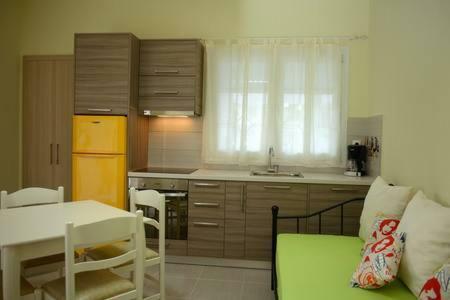 Milos Apartment Каламакі Екстер'єр фото